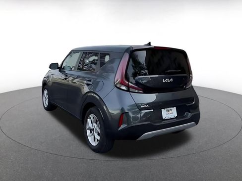 Used 2025 Kia Soul LX w/ LX Technology Package FWD image 11