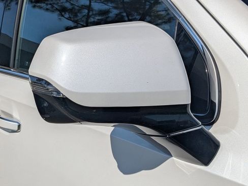 Used 2022 GMC Yukon SLT w/ SLT Luxury Package image 12