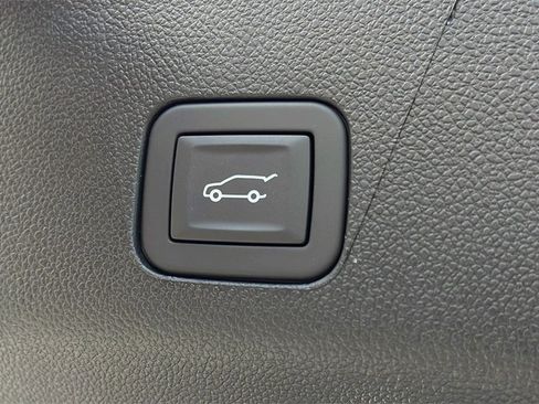 New 2026 GMC Yukon XL Denali w/ Denali Reserve Package image 27