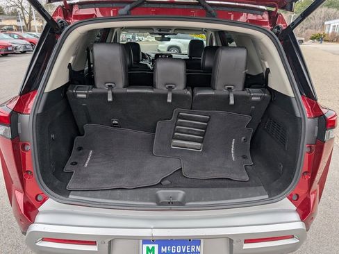 Used 2023 Nissan Pathfinder SL image 12