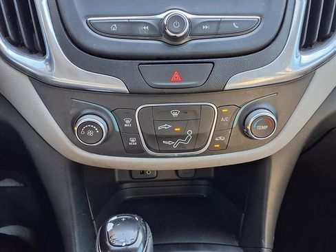 Used 2018 Chevrolet Equinox LS FWD image 14