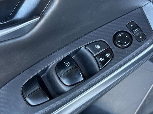 Used 2023 Nissan Sentra SR w/ Midnight Edition Package FWD image 11