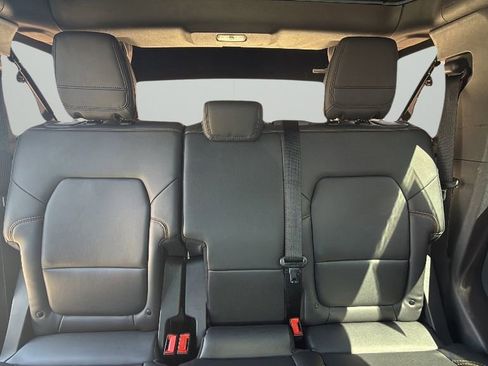 Used 2022 Ford Bronco Badlands image 39