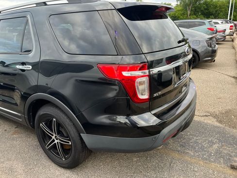 Used 2015 Ford Explorer XLT w/ Equipment Group 202A AWD/4WD image 10