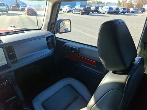 Used 2024 Ford Bronco Big Bend image 11