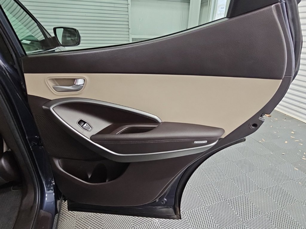 Used 2017 Hyundai Santa Fe Sport FWD image 34