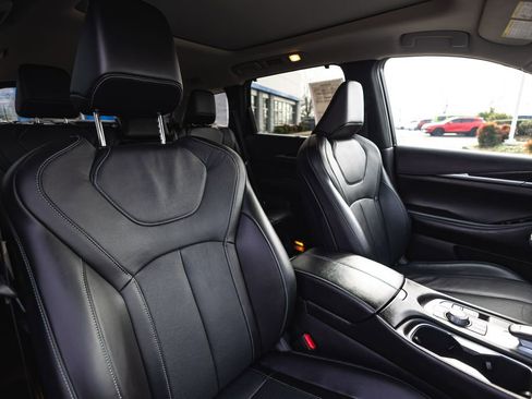 Used 2023 INFINITI QX60 Sensory image 33