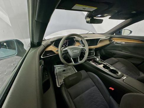 Used 2023 Audi e-tron GT Premium Plus image 18