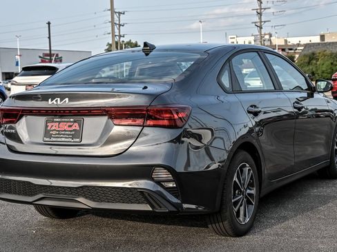 Used 2023 Kia Forte LXS w/ LXS Technology Package FWD image 9