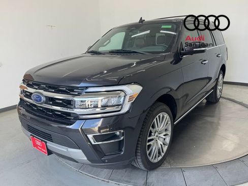 Used 2024 Ford Expedition Limited AWD/4WD image 3