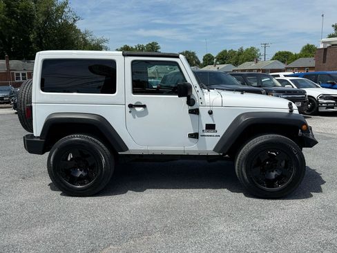 Used 2016 Jeep Wrangler Sport AWD/4WD image 9