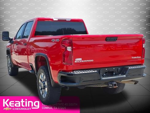 Used 2022 Chevrolet Silverado 2500 Custom w/ Custom Convenience Package AWD/4WD image 2