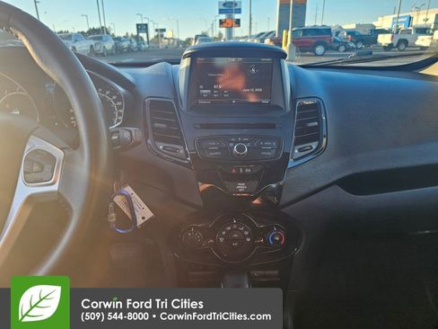 Used 2015 Ford Fiesta SE w/ Equipment Group 201A FWD image 2