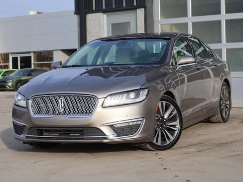 Used 2020 Lincoln MKZ Reserve w/ Elements Package image 3