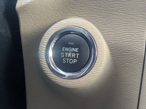 Used 2010 Toyota Venza FWD image 28