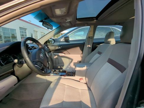 Used 2014 Toyota Camry XLE FWD image 6