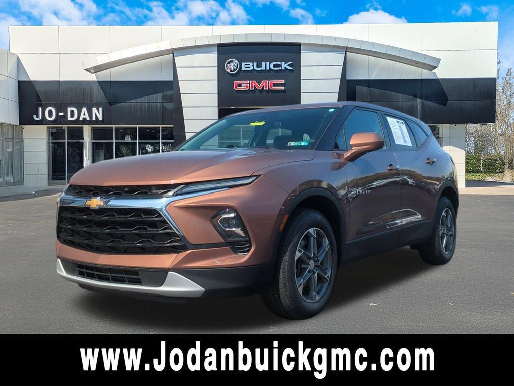 Certified 2023 Chevrolet Blazer LT w/ Driver Confidence Package AWD/4WD image 1
