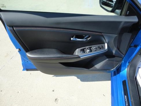 Used 2021 Nissan Sentra SR image 3