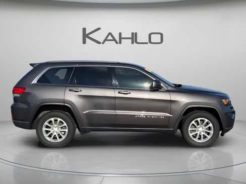 Used 2021 Jeep Grand Cherokee Laredo w/ Security & Convenience Group AWD/4WD image 5