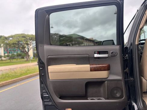 Used 2010 Toyota Tundra Limited image 17