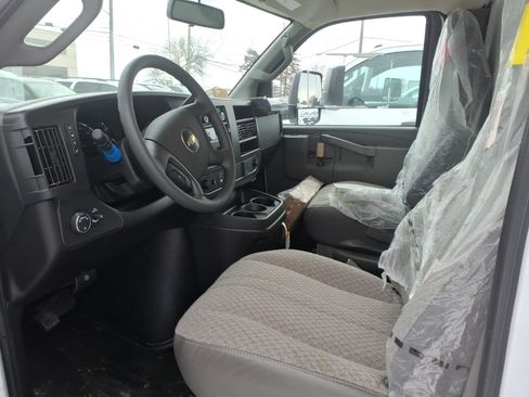 New 2025 GMC Savana 3500 Extended w/ Power Convenience Package image 8