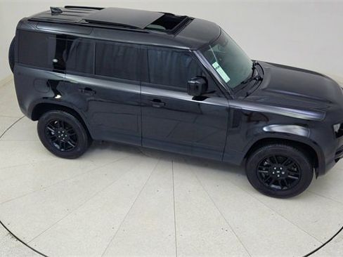 Used 2024 Land Rover Defender 110 S image 76