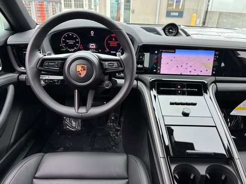 Certified 2025 Porsche Panamera image 25