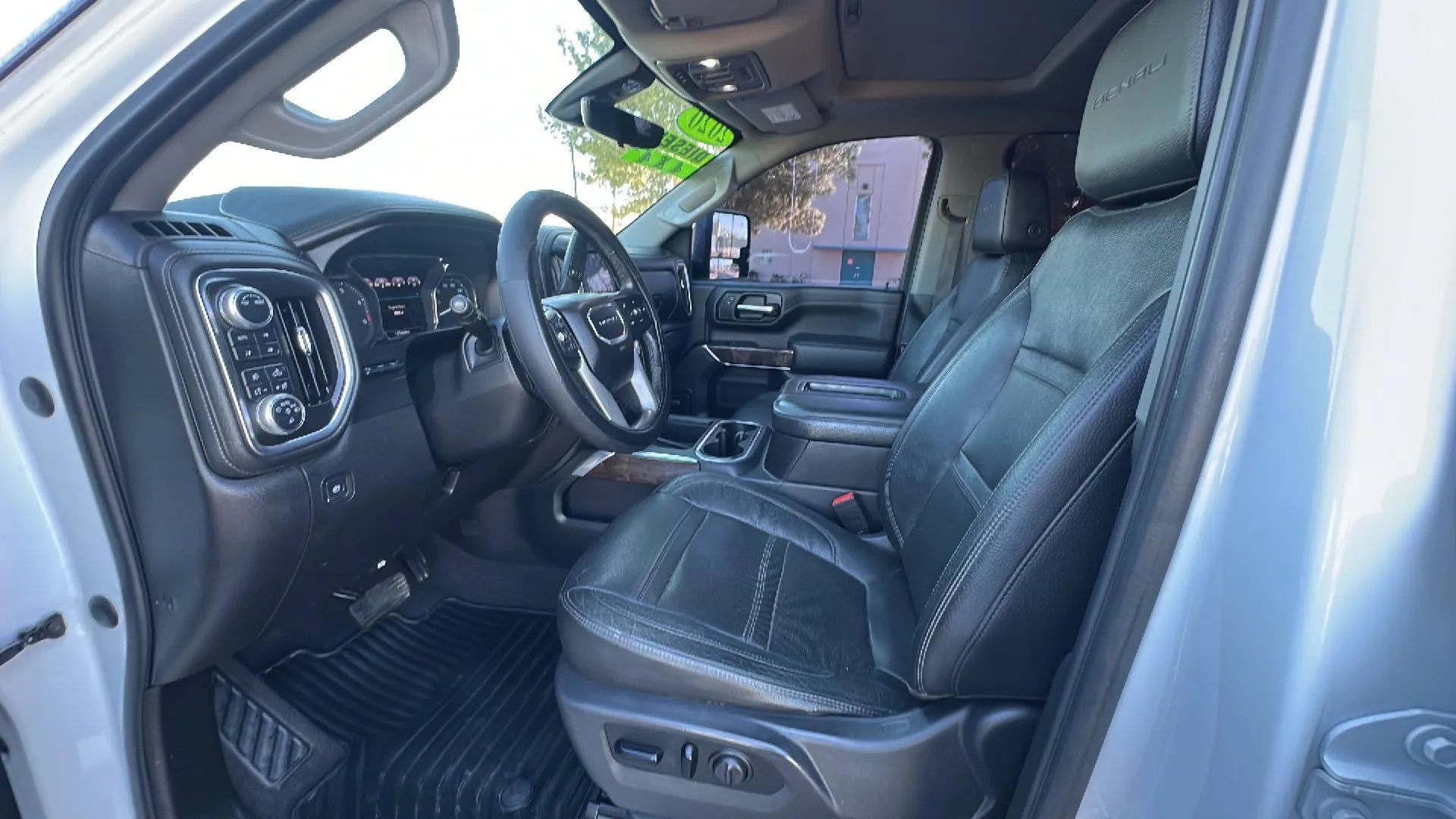 Used 2020 GMC Sierra 2500 Denali w/ Denali Ultimate Package AWD/4WD image 13