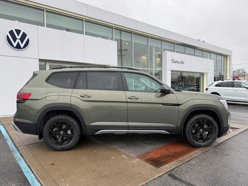 New 2026 Volkswagen Atlas Peak Edition image 7