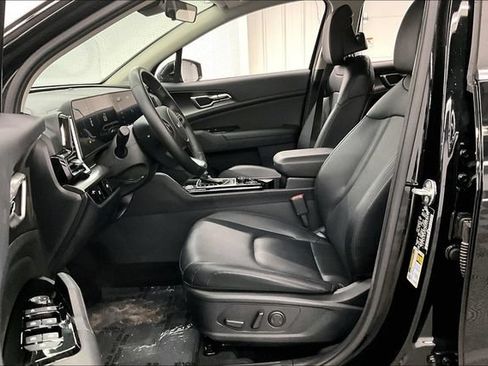 Used 2025 Kia Sportage EX FWD image 21