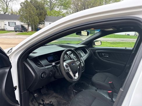 Used 2015 Ford Taurus Police Interceptor AWD image 11