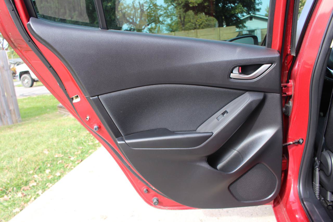 Used 2016 MAZDA MAZDA3 i Touring FWD image 30