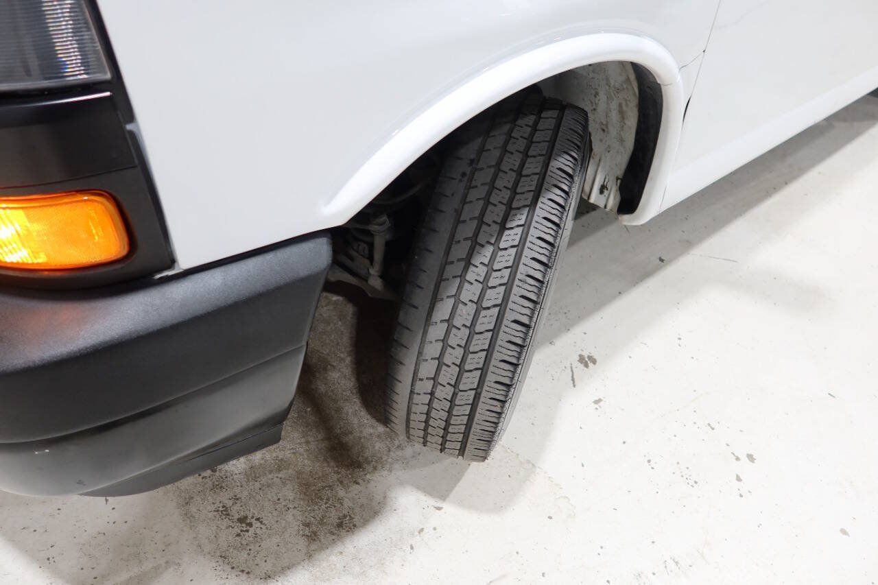 Used 2021 Chevrolet Express 2500 RWD image 11