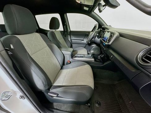 Certified 2022 Toyota Tacoma TRD Sport image 26
