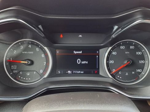Used 2021 Chevrolet TrailBlazer ACTIV w/ Technology Package FWD image 9