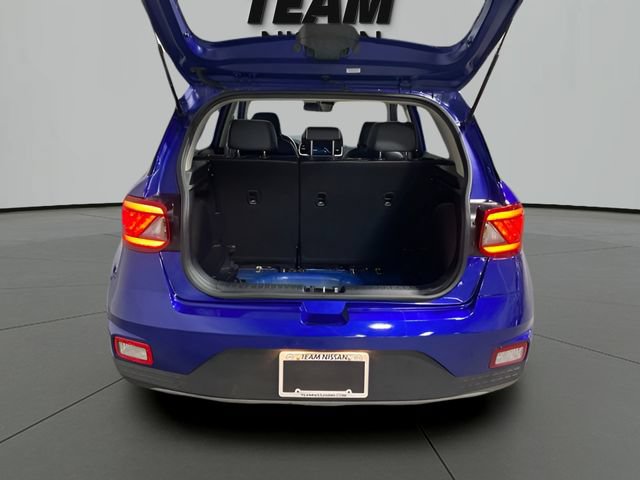 Used 2022 Hyundai Venue Limited FWD image 24