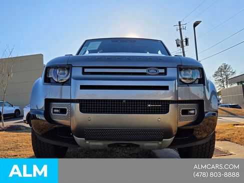 Used 2022 Land Rover Defender 90 X-Dynamic S image 11