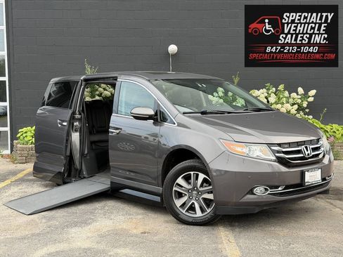 Used 2014 Honda Odyssey Touring Elite image 3