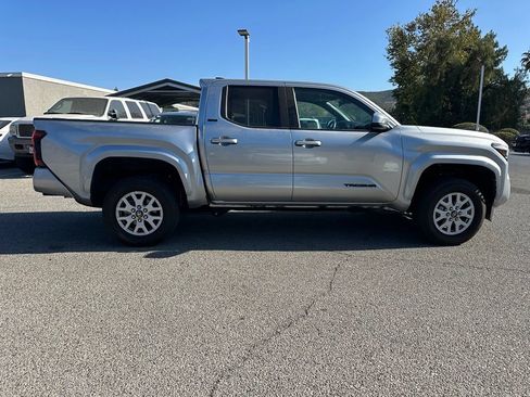 Used 2024 Toyota Tacoma SR5 AWD/4WD image 4