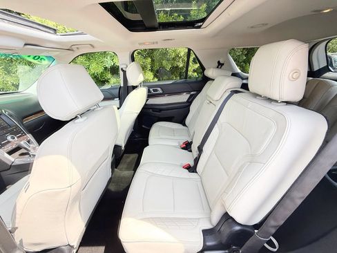 Used 2016 Ford Explorer Platinum AWD/4WD image 39