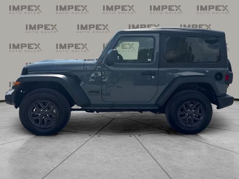 Used 2025 Jeep Wrangler Sport AWD/4WD image 2
