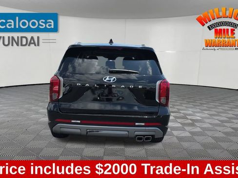 Used 2024 Hyundai Palisade SEL FWD image 7
