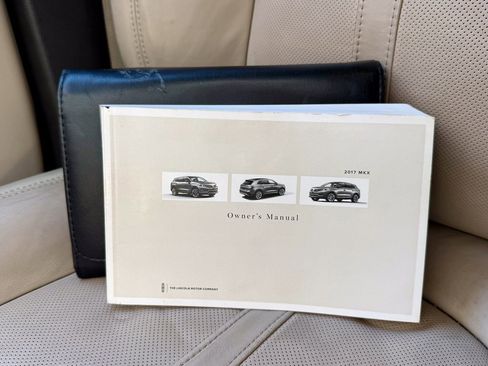 Used 2017 Lincoln MKX Reserve w/ Driver Assistance Package image 41