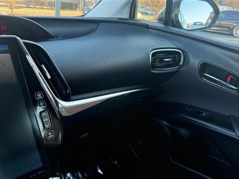 Used 2017 Toyota Prius Prime Premium image 29