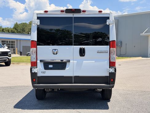 Used 2025 RAM ProMaster 2500 w/ U-Haul Equipment Group FWD image 20