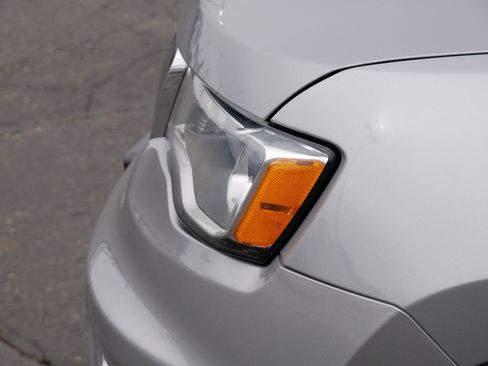 Used 2019 Jeep Grand Cherokee Limited image 16