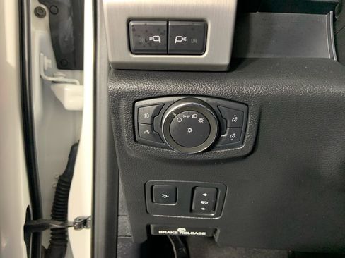 Used 2021 Ford F350 Platinum w/ FX4 Off-Road Package image 29