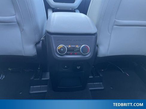 Certified 2025 Ford Explorer Platinum w/ Ultimate Package image 15