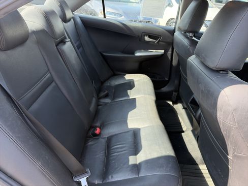 Used 2014 Toyota Camry SE FWD image 14