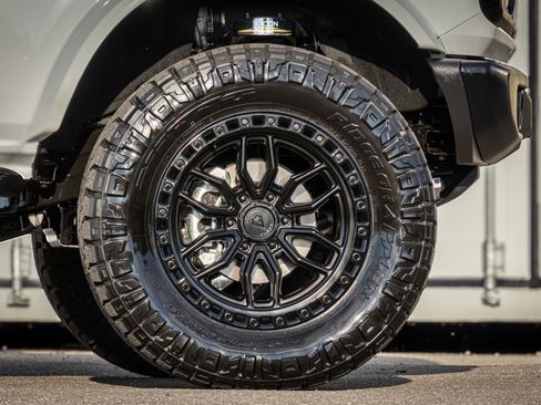 New 2025 Ford Bronco Badlands image 15